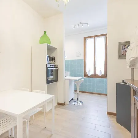 Arte E Cinema,10 Min From Venice,parking,wifi Apartment *